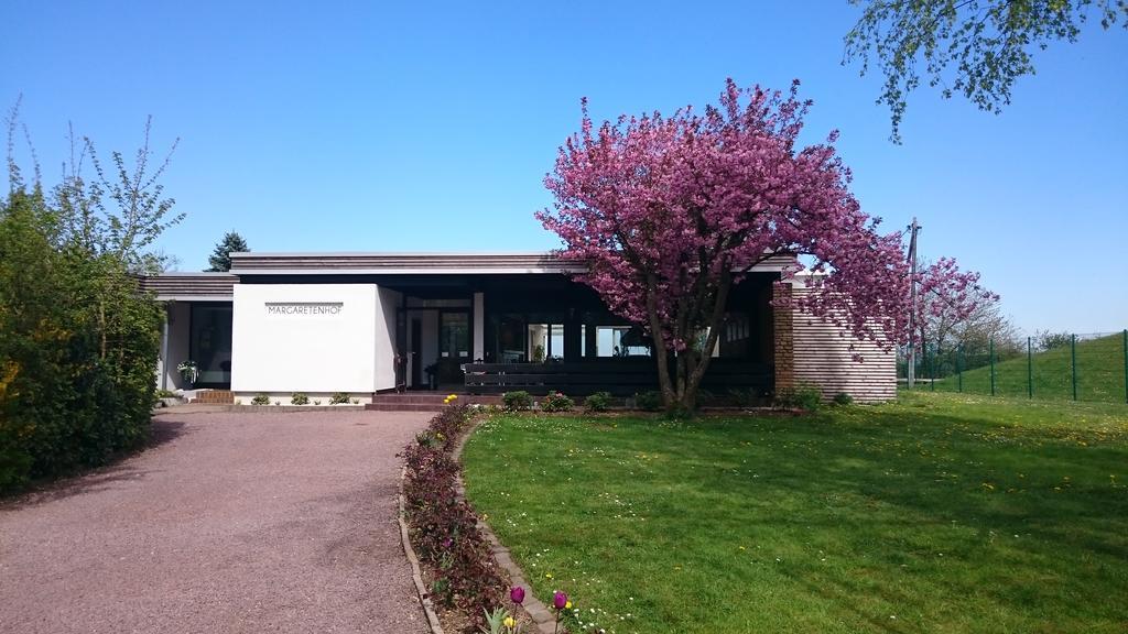 Hotel Restaurant Margaretenhof Überherrn Exterior foto